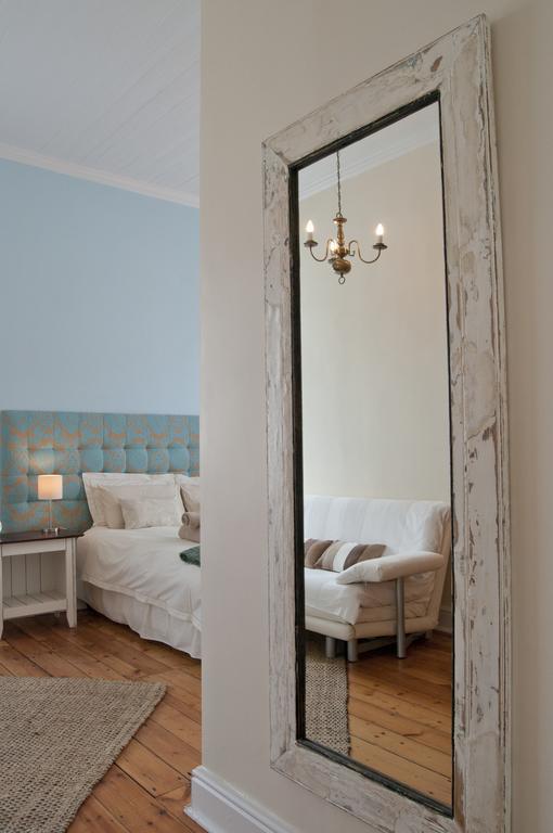 Bed and Breakfast Six On Scott Кейптаун Номер фото